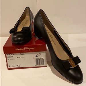 Salvatore Ferragamo Vara Black Size 9.5 AA NEW